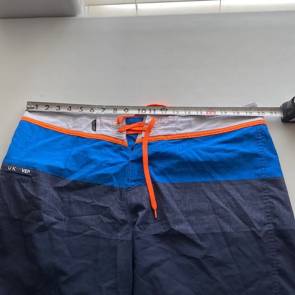 Quicksilver Men's Board Swim Shorts Size‎ 38